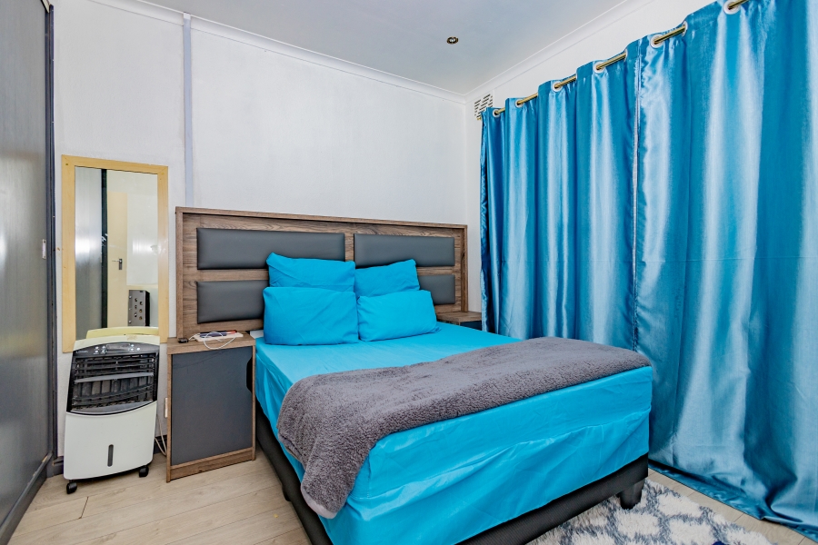 5 Bedroom Property for Sale in Vasco Estate Western Cape